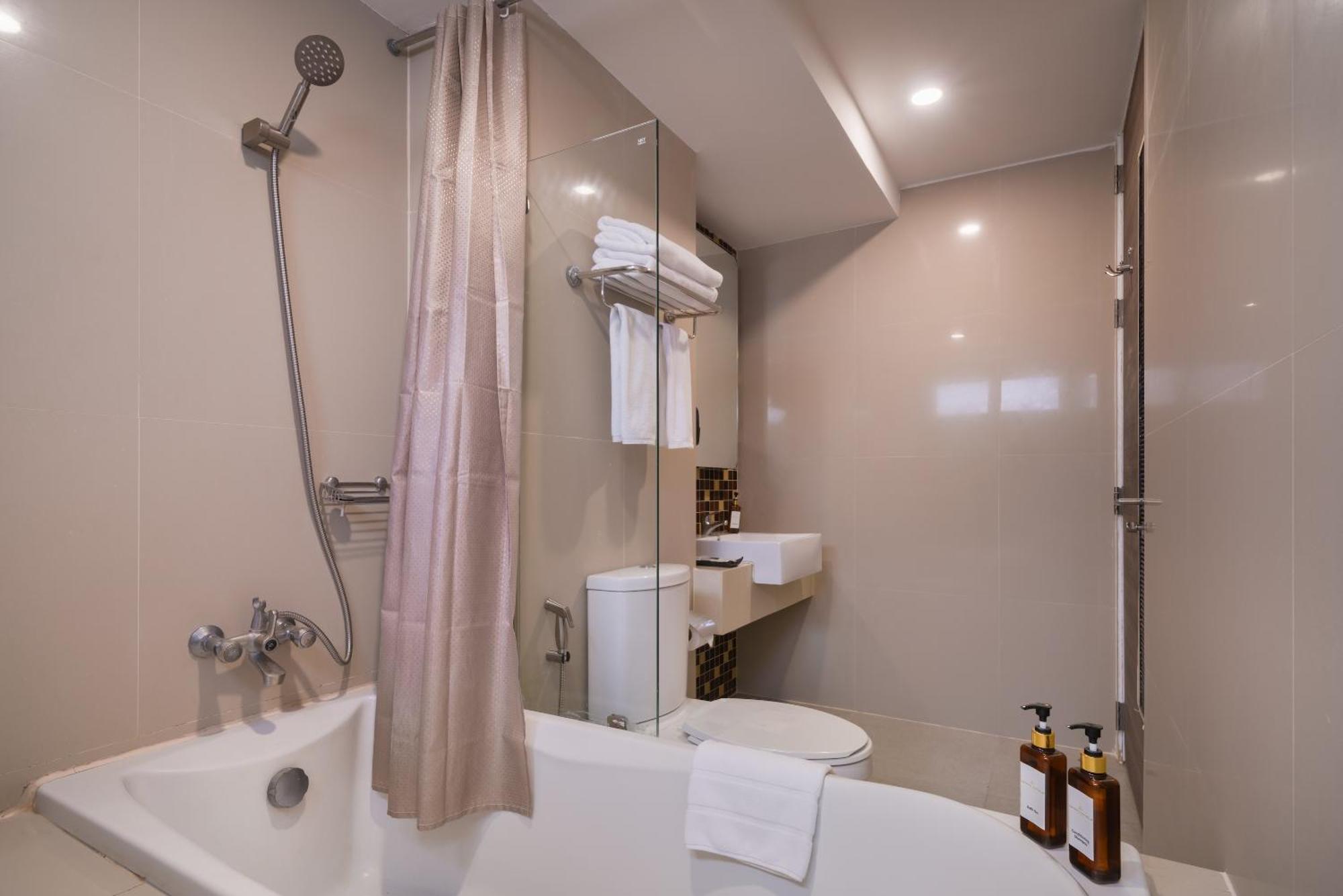 Aspira Suites Sukhumvit 20 Бангкок Екстер'єр фото