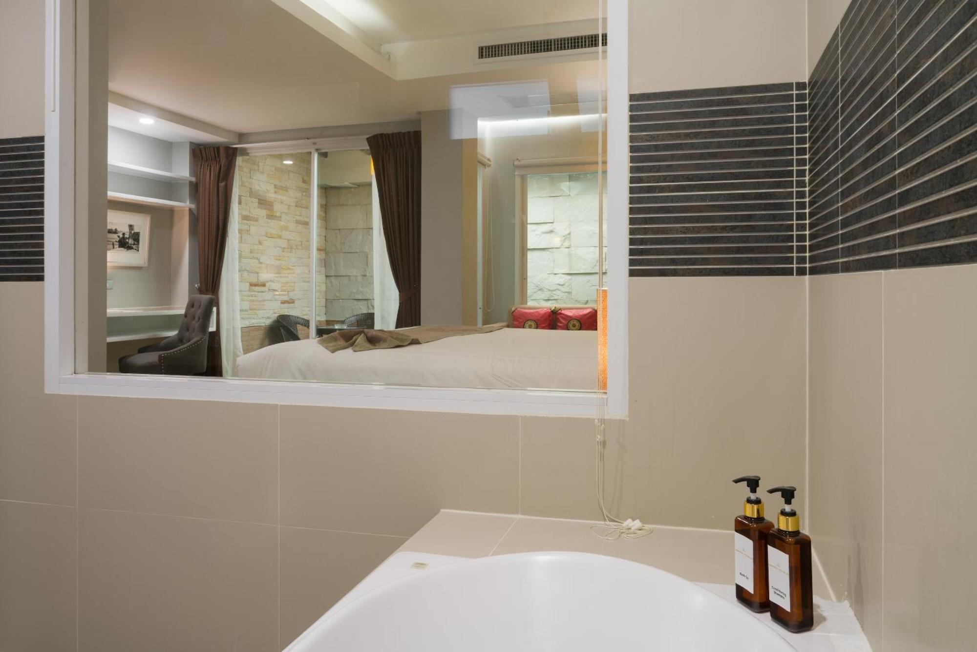 Aspira Suites Sukhumvit 20 Бангкок Екстер'єр фото
